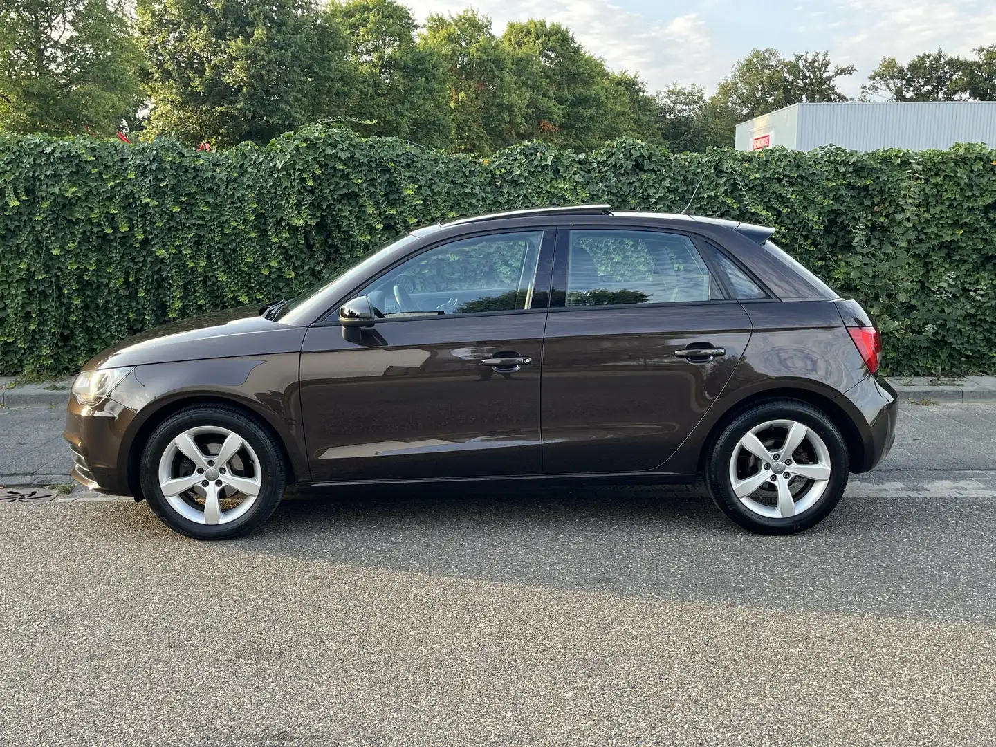 Audi A1 Sportback 1.2 TFSI Pro Line * Pano * Navi * Garant Bruin - 2