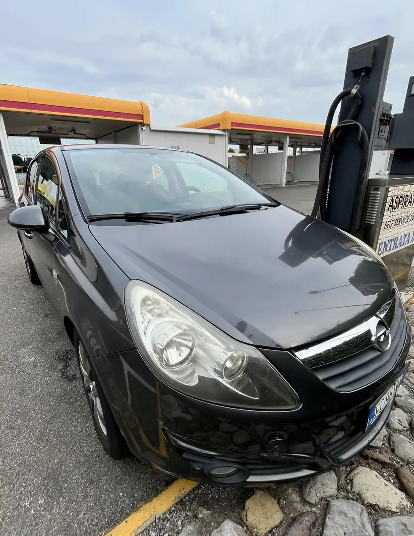 Opel Corsa - 1