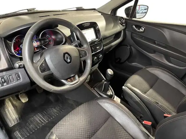Renault Clio view 11