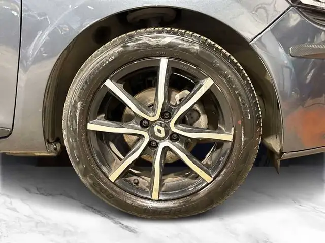 Renault Clio view 8