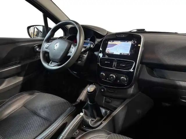 Renault Clio view 15