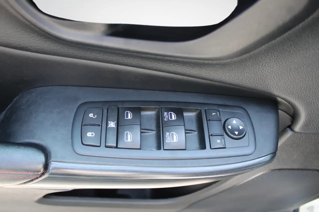 Jeep Cherokee снимка Jeep Cherokee
