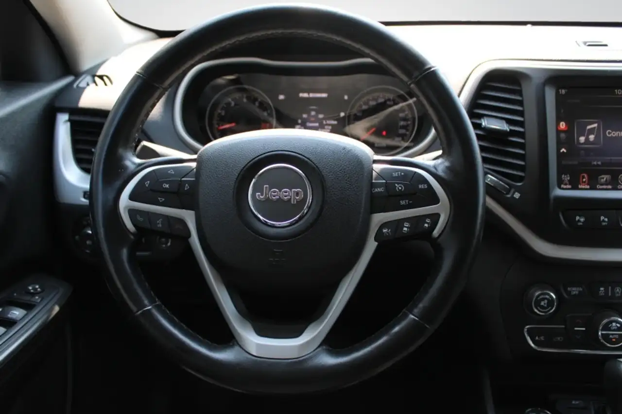 Jeep Cherokee снимка Jeep Cherokee