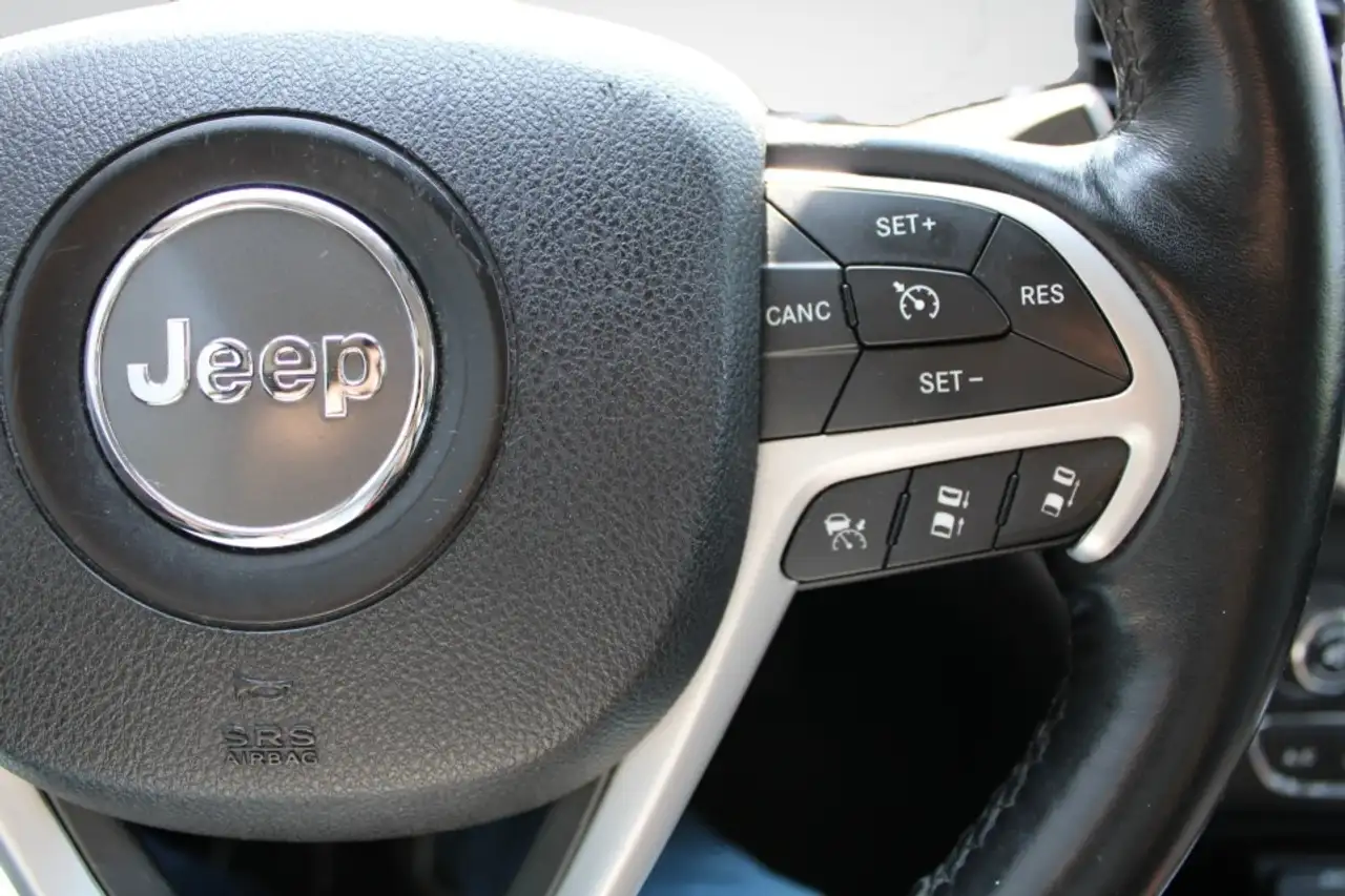 Jeep Cherokee снимка Jeep Cherokee