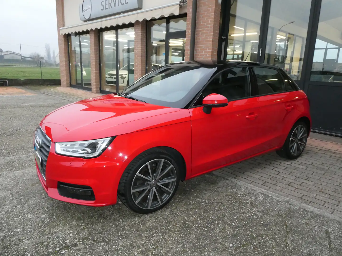 Audi A1 A1 Sportback 1.0 tfsi ultra Sport 95cv s-tronic Rosso - 1