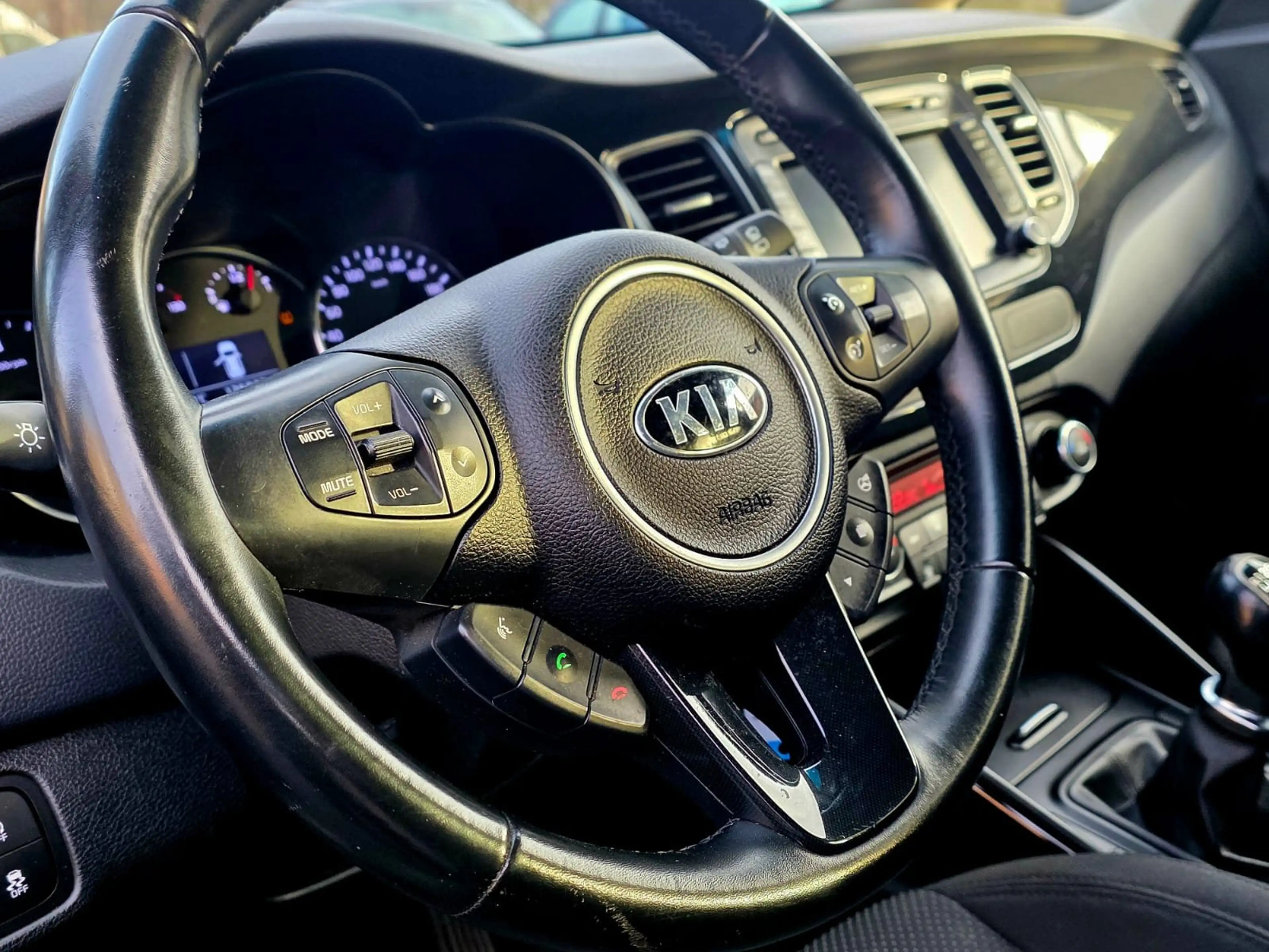 Kia Carens 1.7 CRDi 7 Zitplaatsen Airco CruiseC Led ParkeerS — photo 8