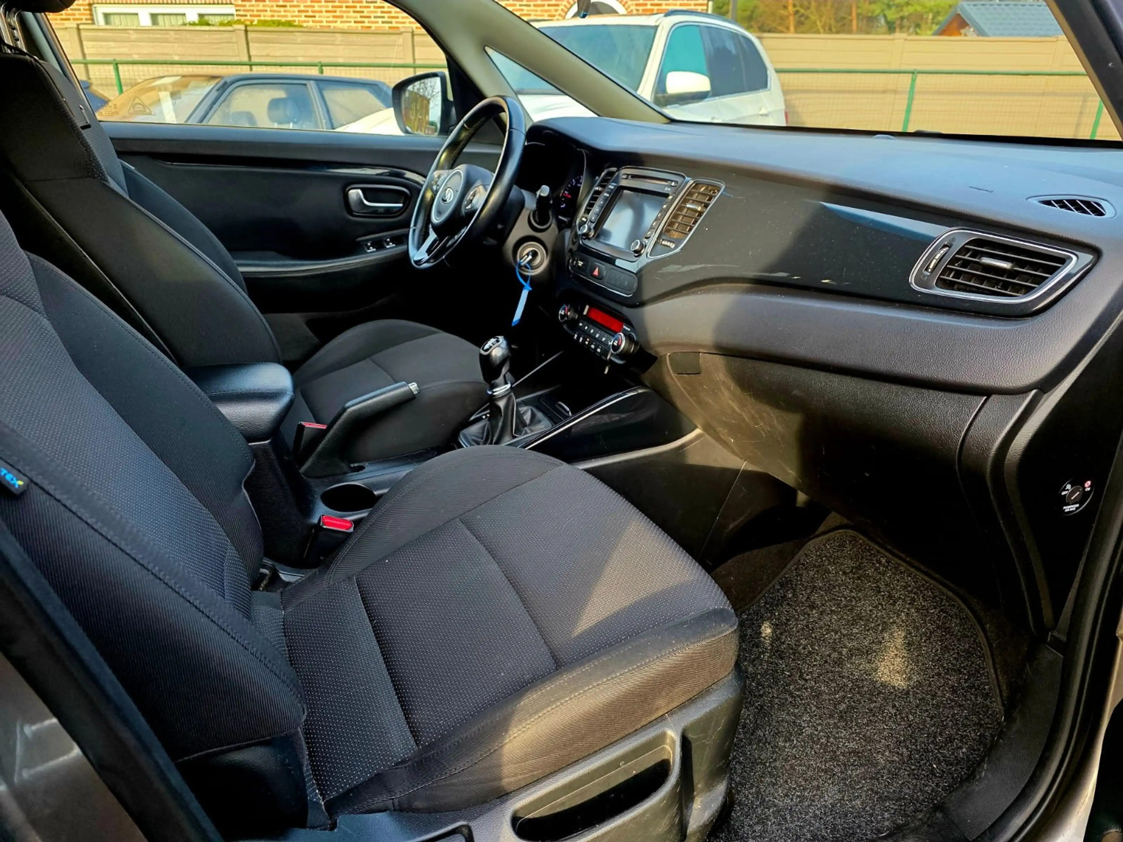 Kia Carens 1.7 CRDi 7 Zitplaatsen Airco CruiseC Led ParkeerS — photo 9