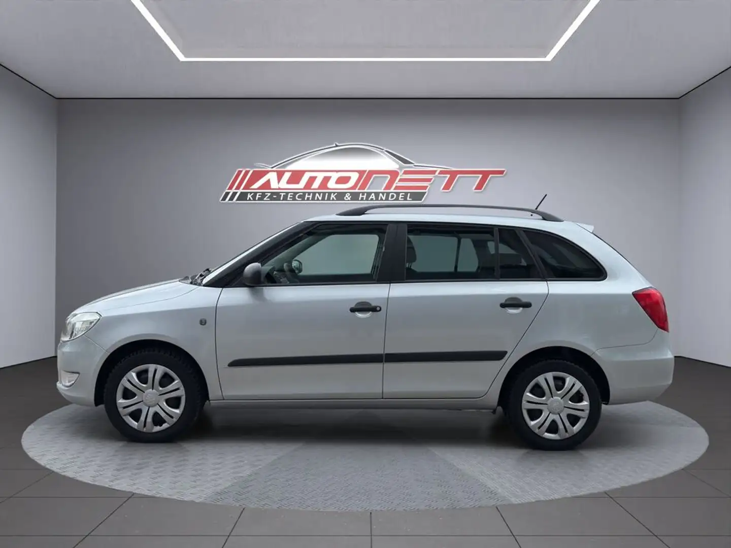 Skoda Fabia Active+ Silber - 2
