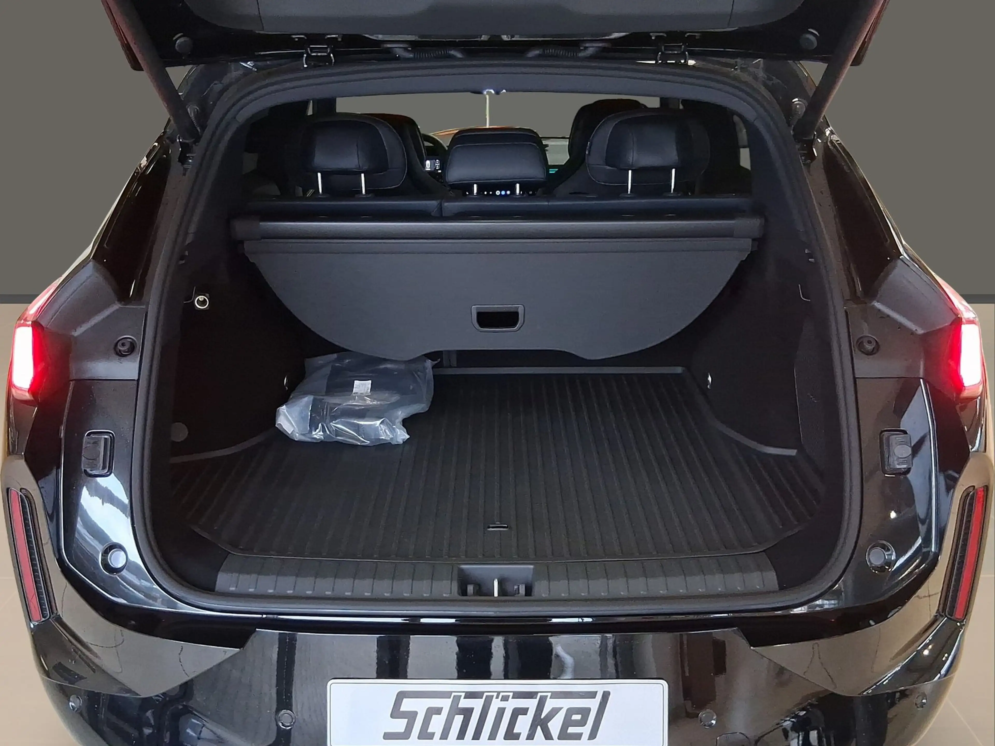Lynk & Co 08 More 257 kW Panorama-Schiebedach ICC, inkl. ACC — photo 7
