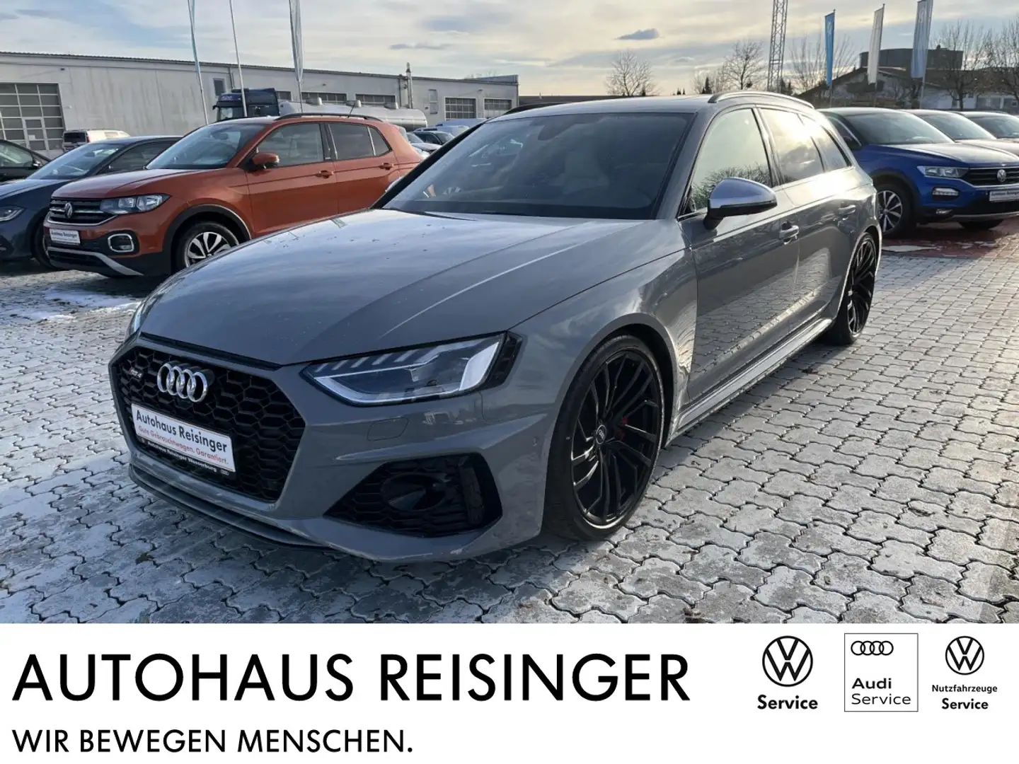Audi RS4 Avant tiptronic quattro (Navi,LED,AHK,B&O,Pan.Dach Grau - 1