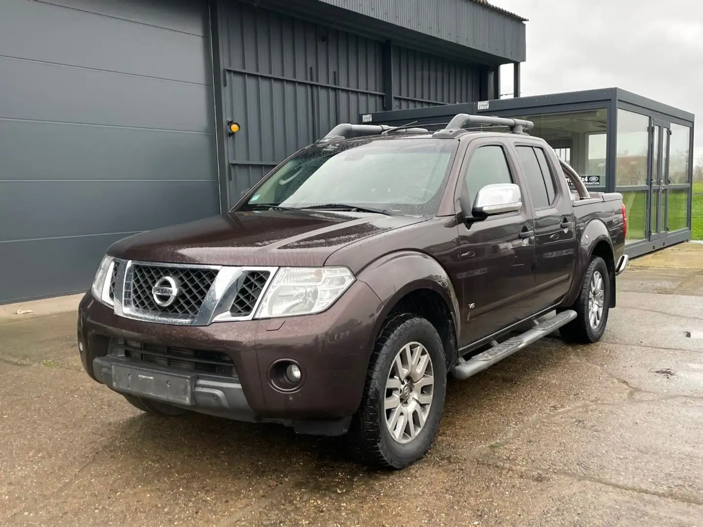Nissan Navara 3.0 V6 dCi 231 Double Cab Ultimate Edition A Paars - 2