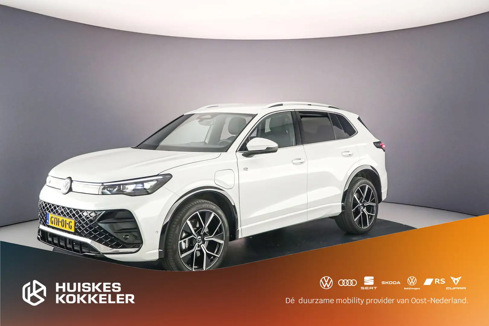 Volkswagen Tiguan R-Line Edition 1.5 TSI eHybrid 272pk DSG Automaat Wit - 1