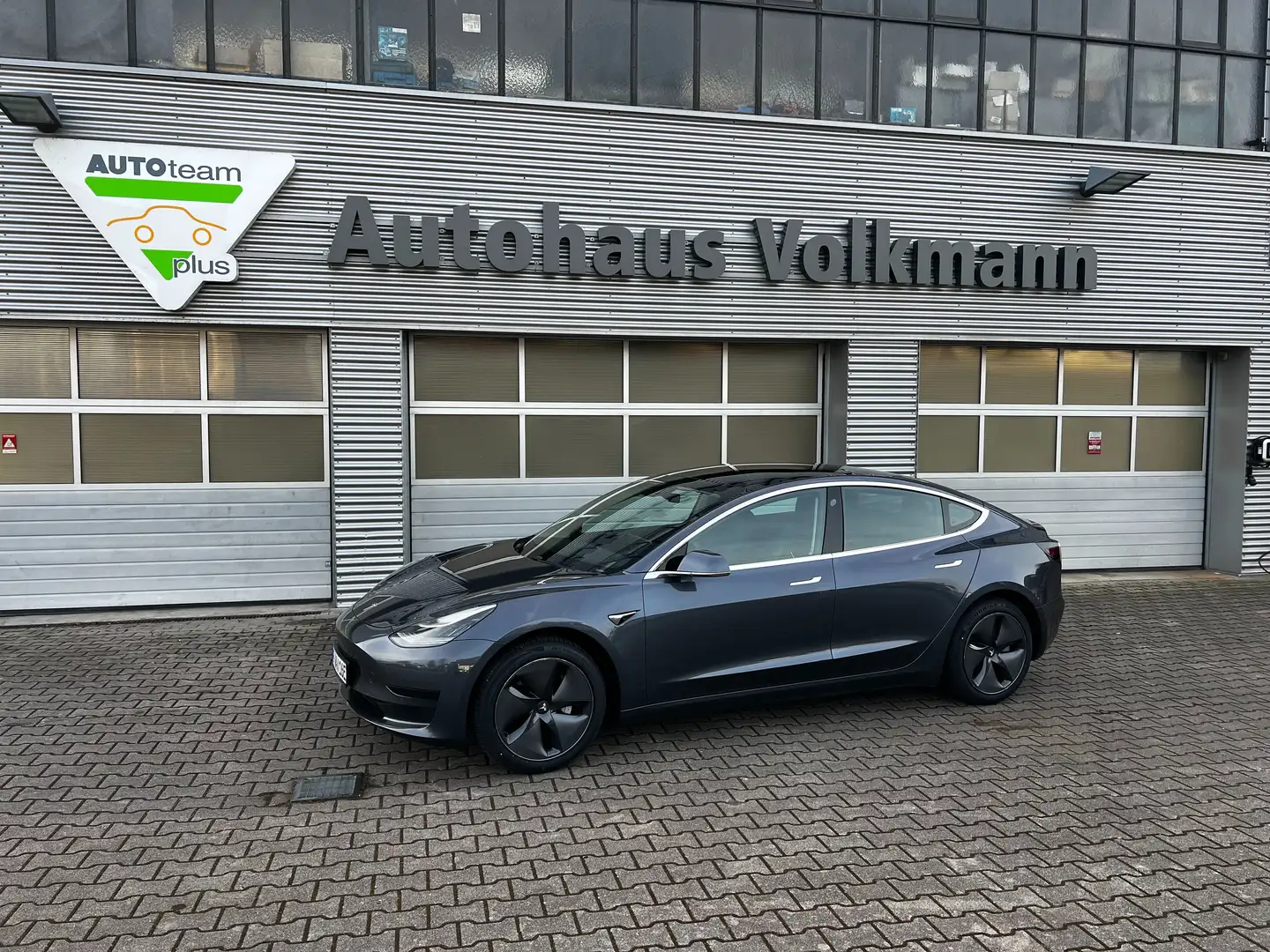 Tesla Model 3 Standard Range Plus LED Lederlenkrad Keyless-Entry Grau - 1