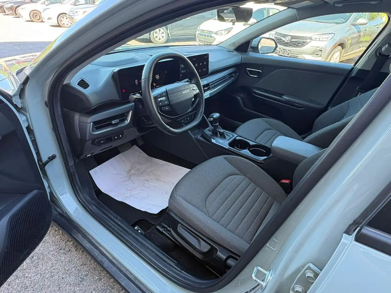 Kia K4 photo Kia K4