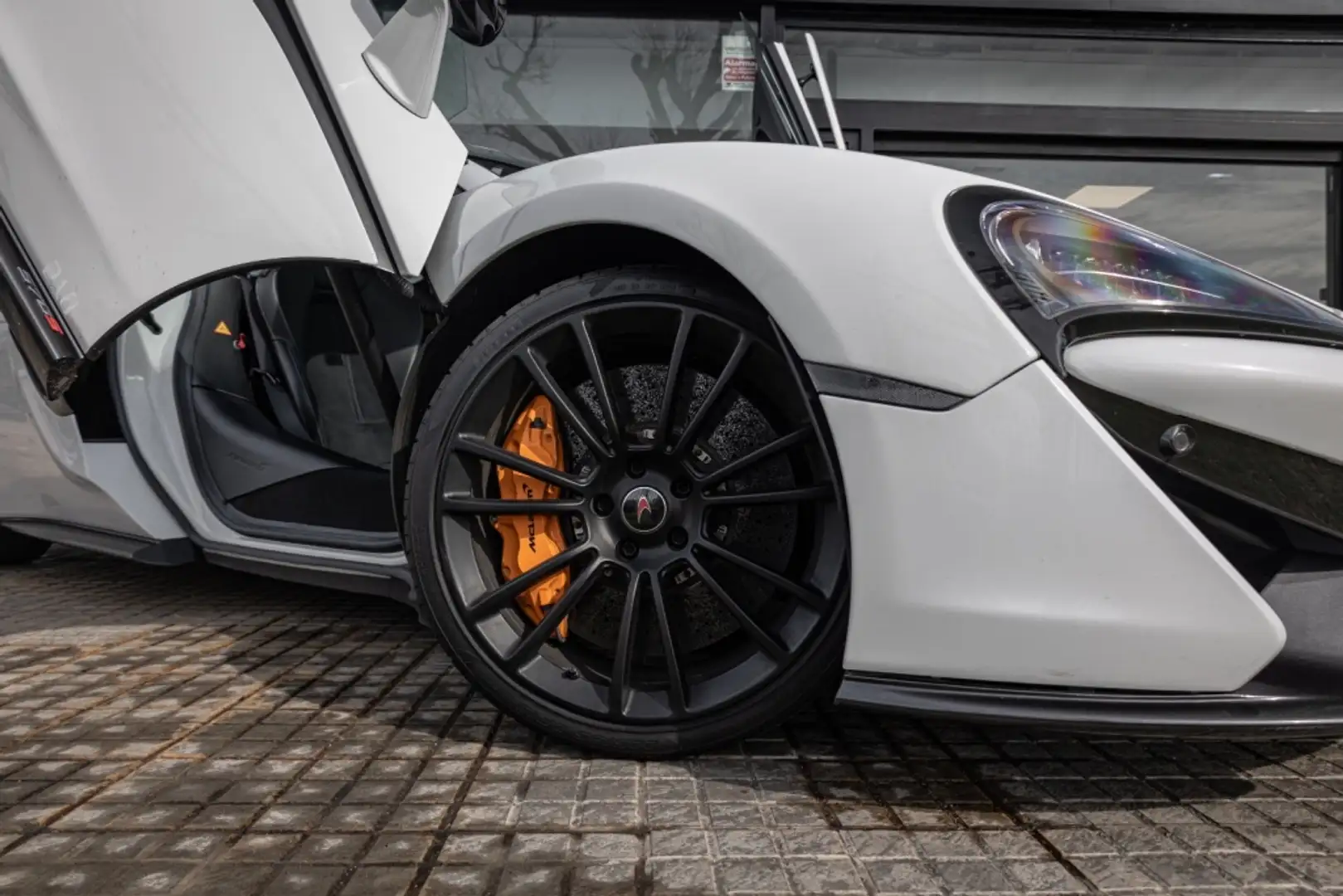 McLaren 570S Blanc - 2