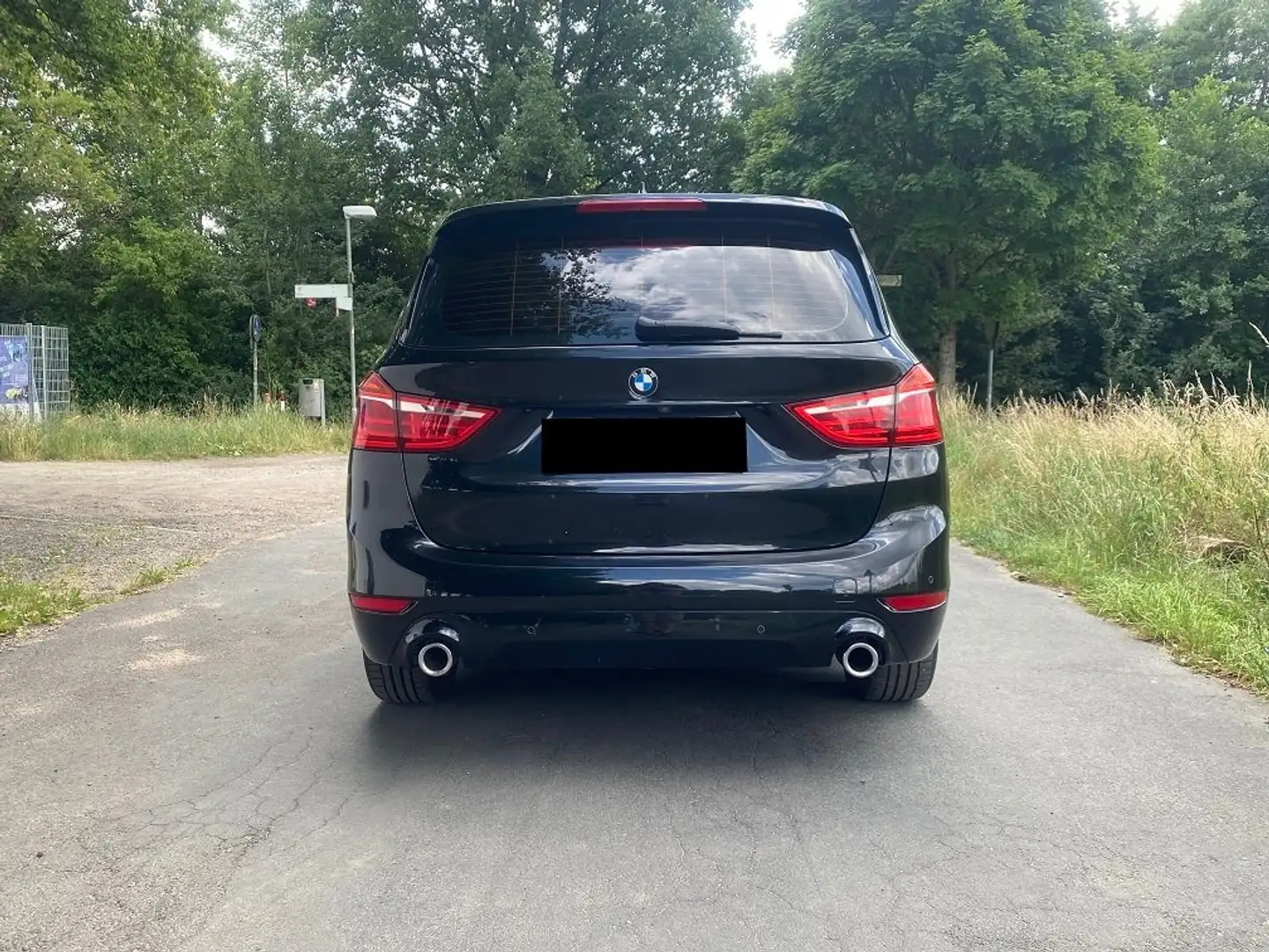 BMW 220 220d Gran Tourer xDrive Aut. Advantage Schwarz - 1