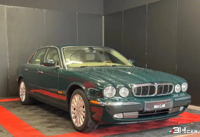 Jaguar XJ8 3.5 V8 260 CH EXECUTIVE BVA