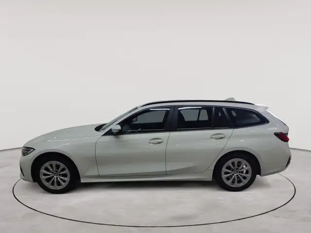 BMW 3 Series view 6