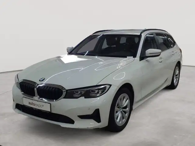 BMW 3 Series view 2