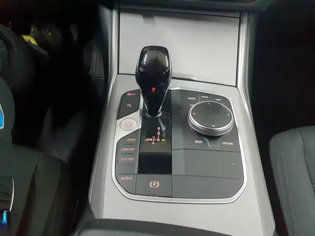 BMW 3 Series view 10