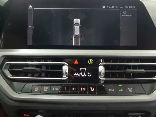 BMW 3 Series view 16