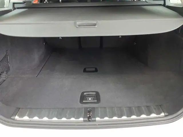 BMW 3 Series view 15