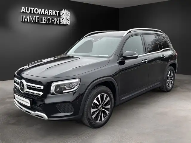 Mercedes-Benz GLB view 4