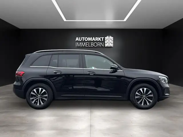 Mercedes-Benz GLB view 12