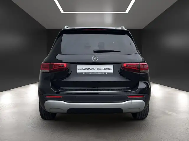 Mercedes-Benz GLB view 10