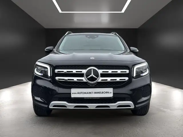 Mercedes-Benz GLB view 9