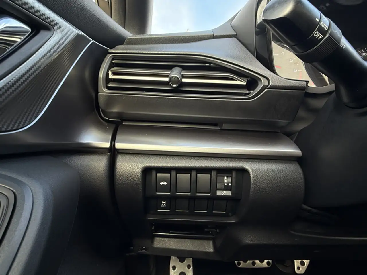 Subaru WRX снимка Subaru WRX
