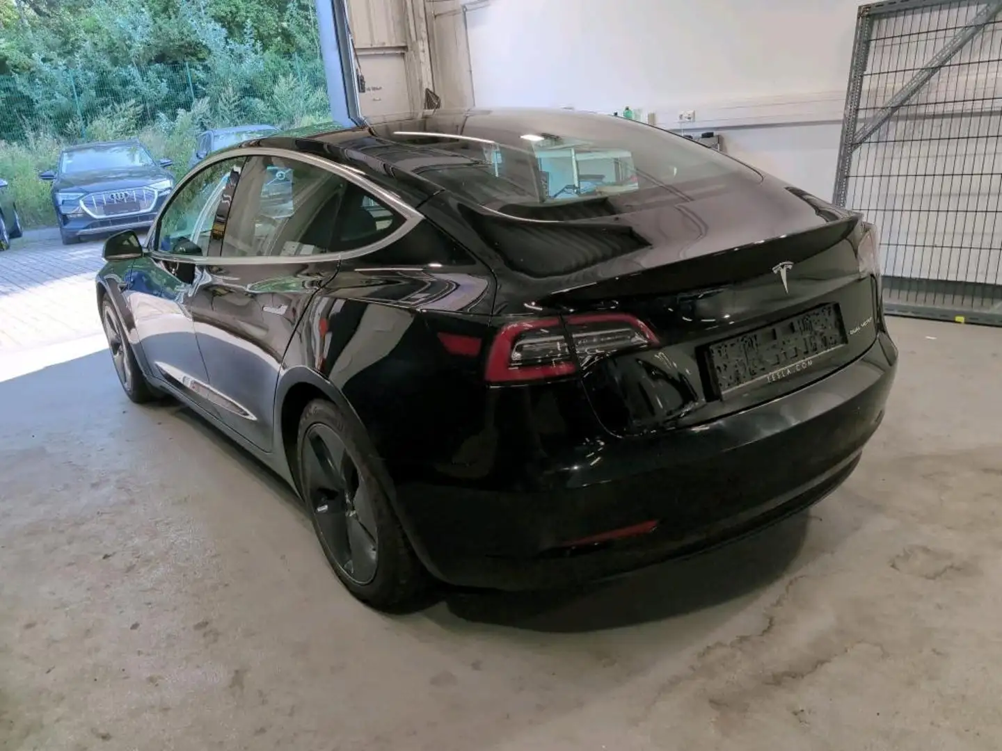 Tesla Model 3 Long Range AWD 75kWh Schwarz - 2