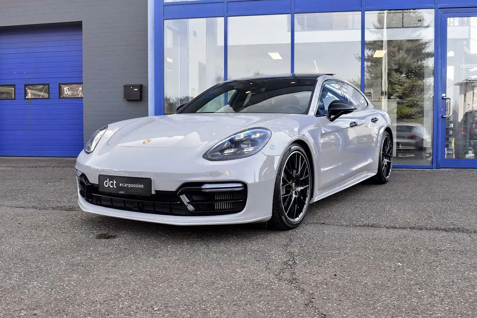 Porsche Panamera 4 PHEV Pano Rear Axle 18-way Sport Design HUD Бежевый - 1