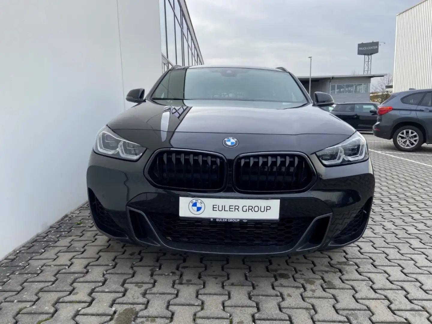 BMW X2 sDrive20I M-Sport SHZ Parkass HUD DAB DrivAss Schwarz - 2