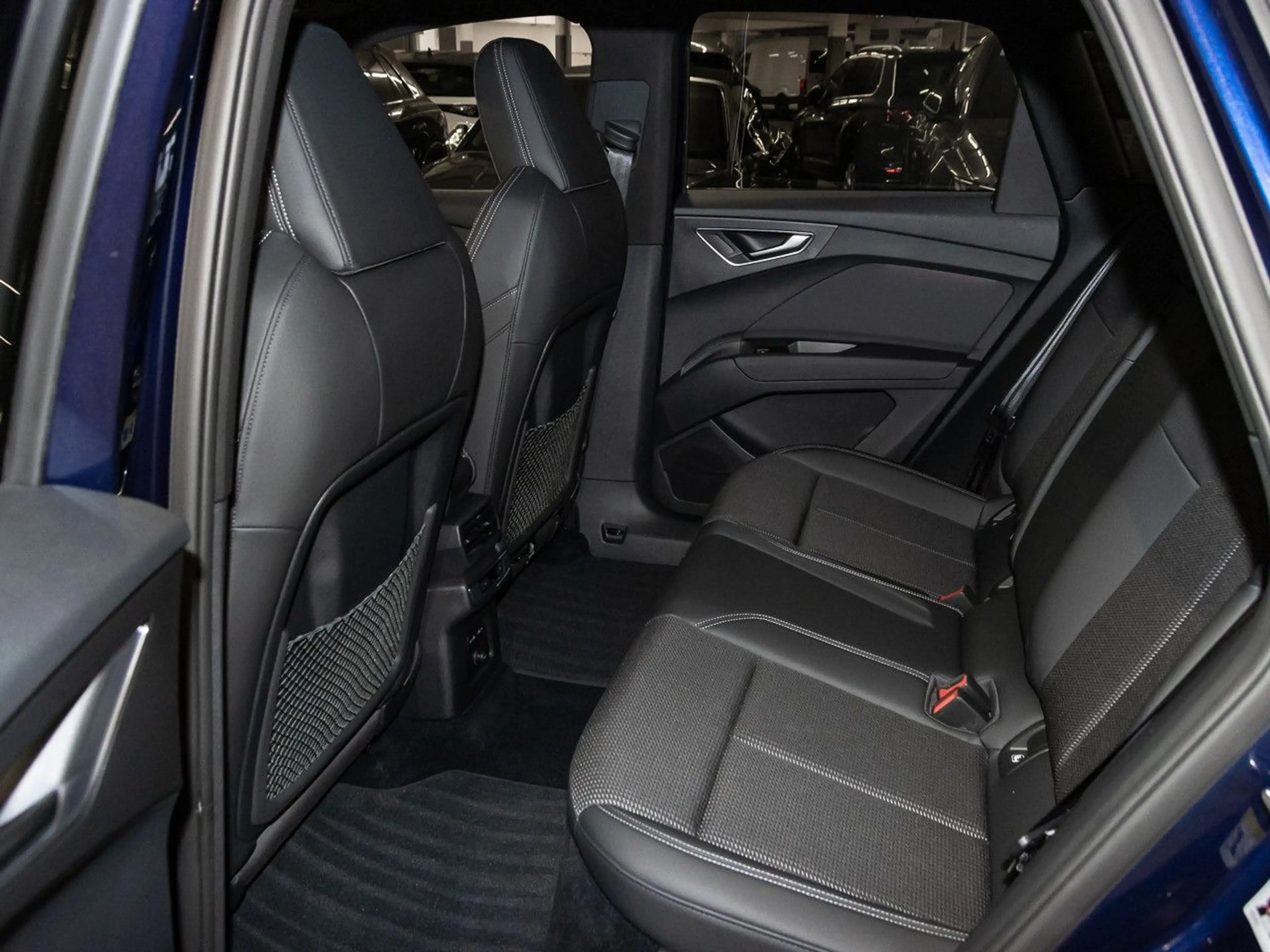 Audi Q4 e-tron 40 S line AHK Matrix AR-HeadUp Kamera — photo 11