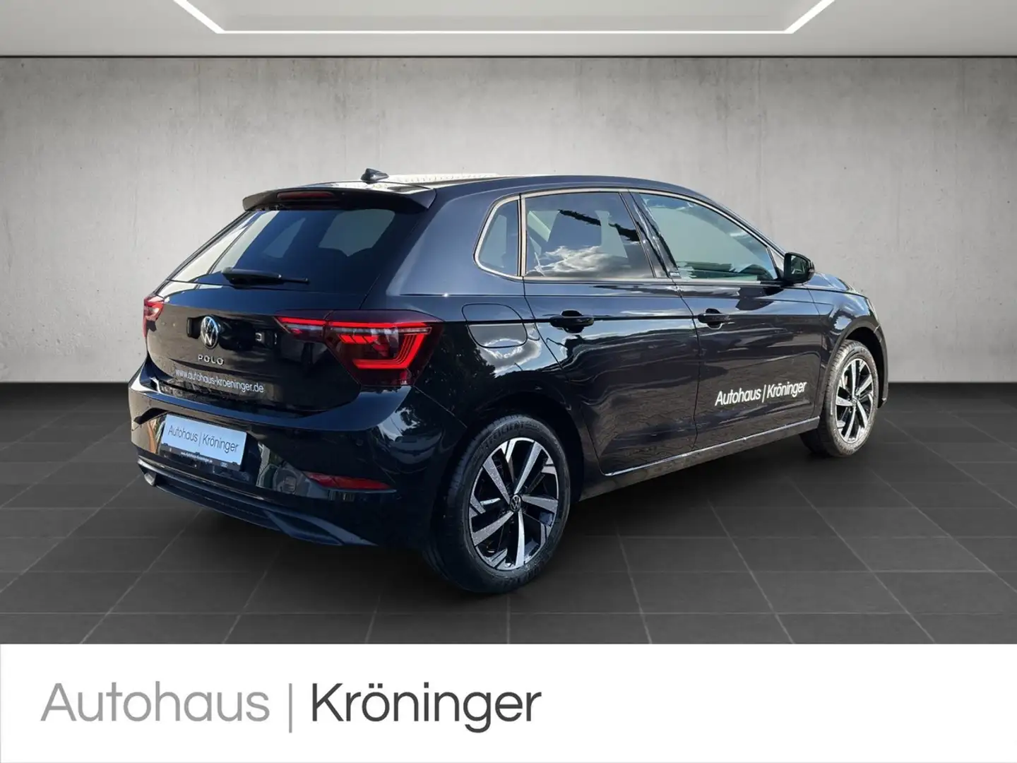 Volkswagen Polo VI 1.0TSI Move IQ.Drive Plus Navi Phone Zwart - 2