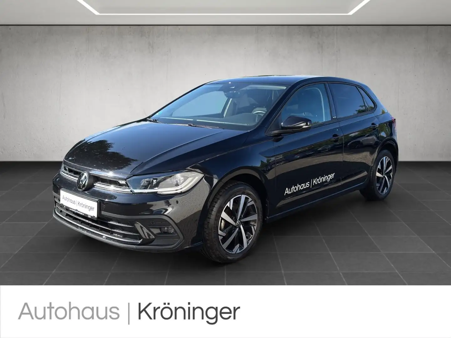 Volkswagen Polo VI 1.0TSI Move IQ.Drive Plus Navi Phone Zwart - 1