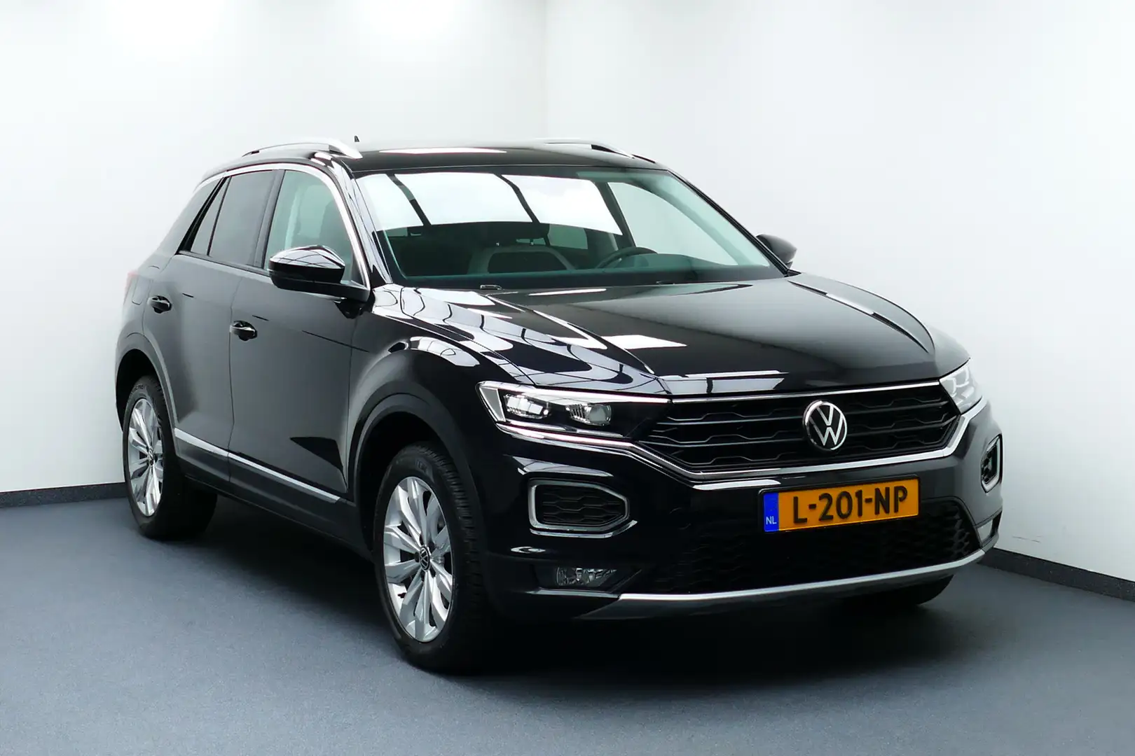 Volkswagen T-Roc 1.5 150pk TSI Sport. Adaptief Cruise, Virt Cockpit Zwart - 1
