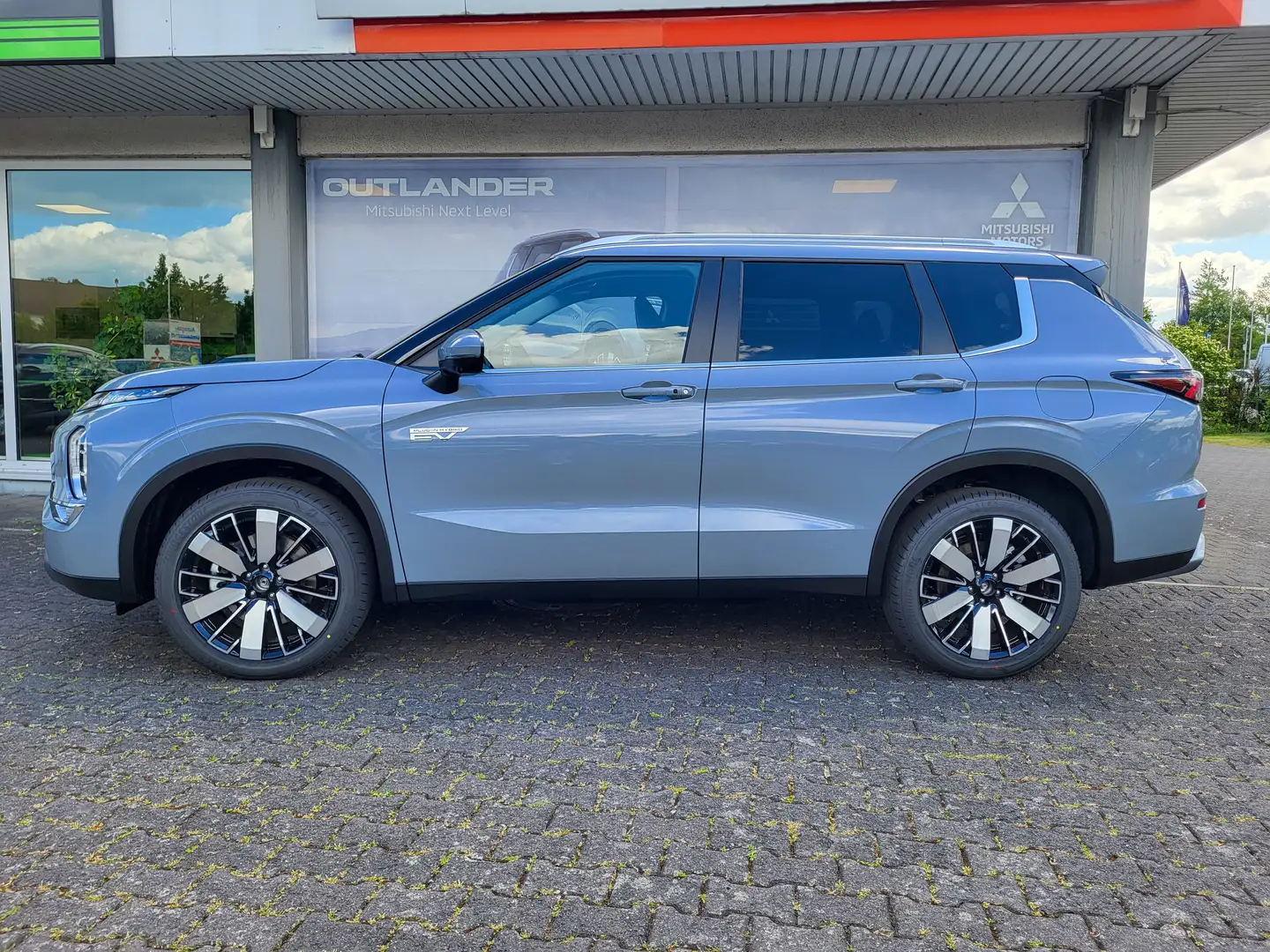 Mitsubishi Outlander 2.4L PHEV Intro Edition Grau - 2