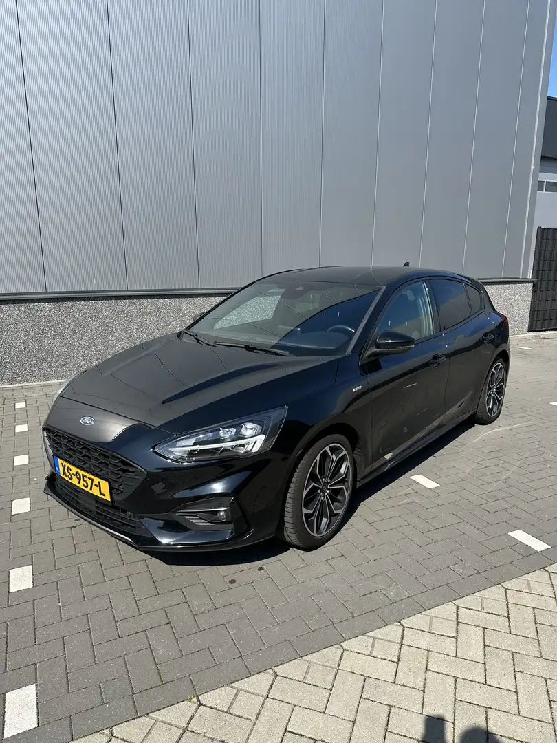 Ford Focus 1.0 EcoBoost. ST Line Zwart - 1