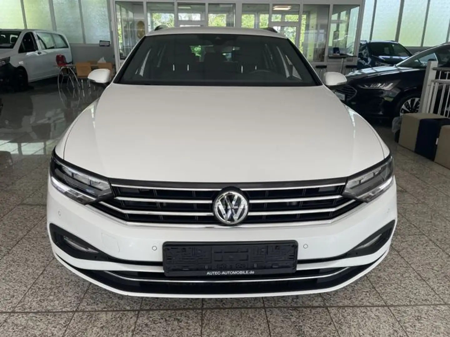 Volkswagen Passat Variant Business 2.0 TDI KAMERA+ACC+LED Wit - 2