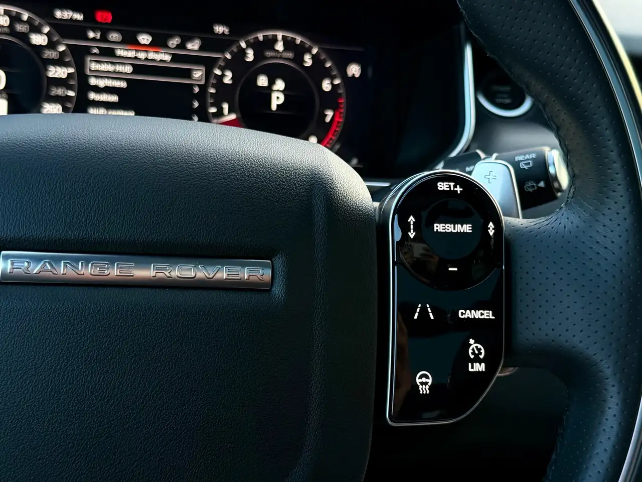 Land Rover Range Rover Sport снимка Land Rover Range Rover Sport