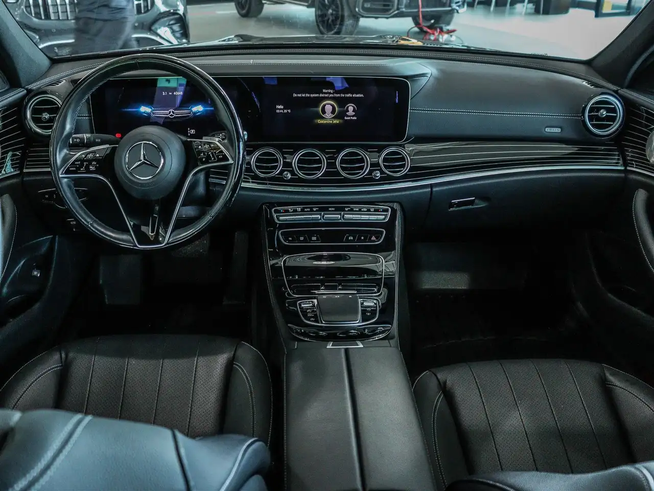 Mercedes-Benz E-Class снимка Mercedes-Benz E-Class