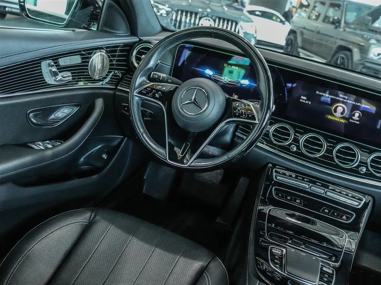 Mercedes-Benz E-Class снимка Mercedes-Benz E-Class
