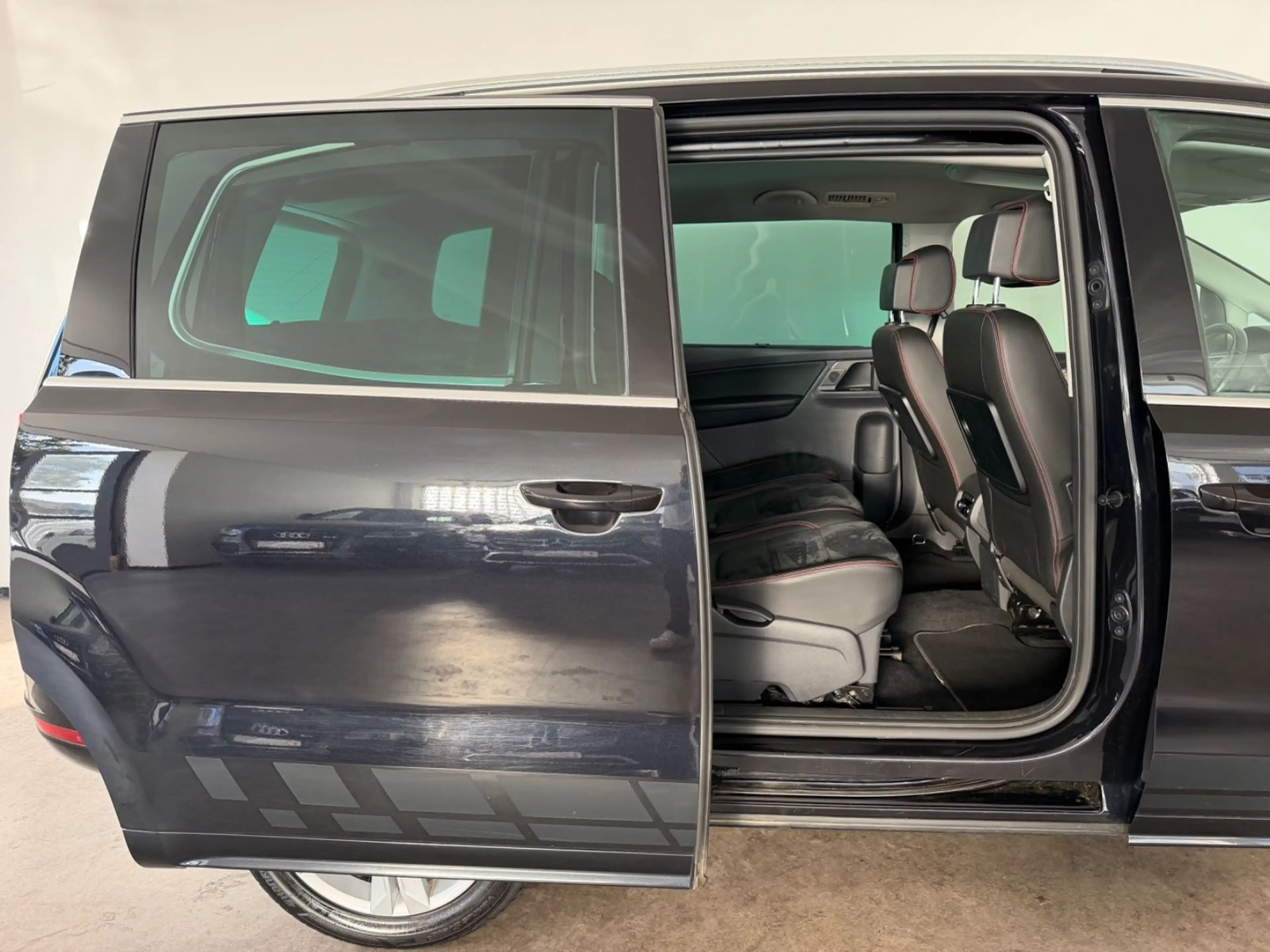 SEAT Alhambra FR-Line 7-Sitzer 2.Hand AHK Temp Kamera — photo 3