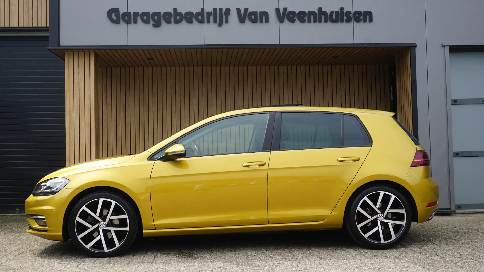 Volkswagen Golf 7.5 1.4 TSI 150pk DSG 5Drs Highline Pano.Dak Virtu Geel - 2