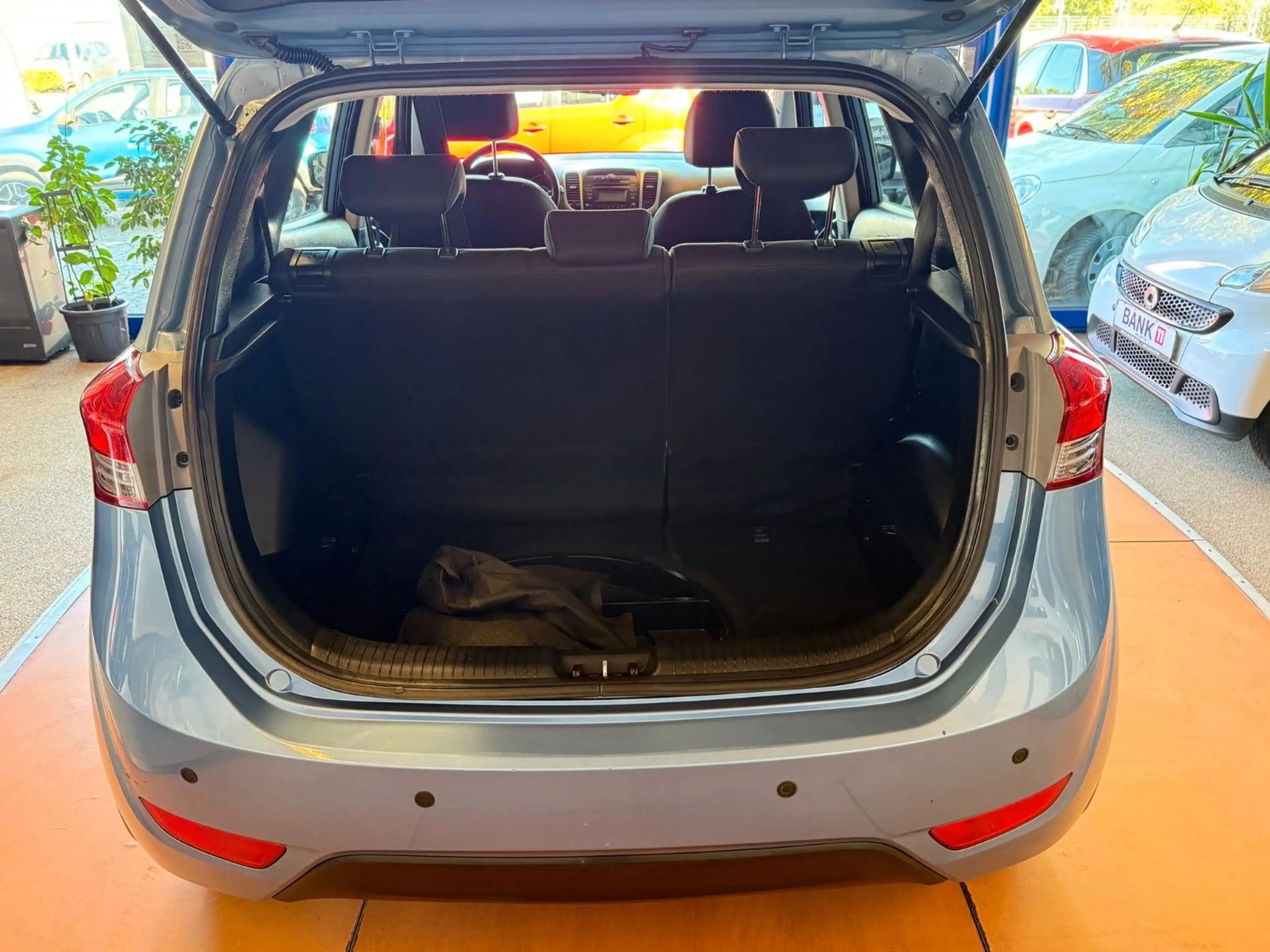 Hyundai iX20 Classic Klimaanlage / PDC — photo 11
