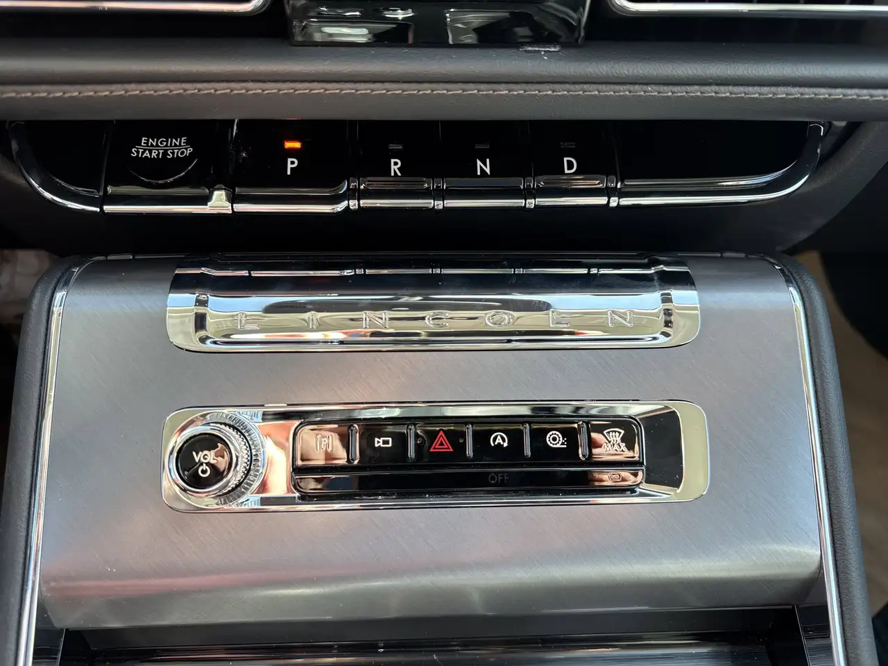Lincoln Aviator снимка Lincoln Aviator