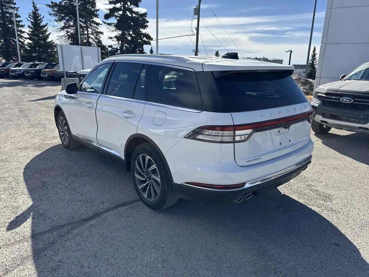 Lincoln Aviator снимка Lincoln Aviator
