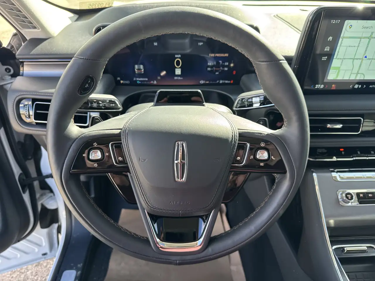 Lincoln Aviator снимка Lincoln Aviator